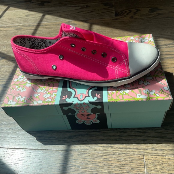 Chinese Laundry Carbon Canvas Sneakers - Picture 2 of 7